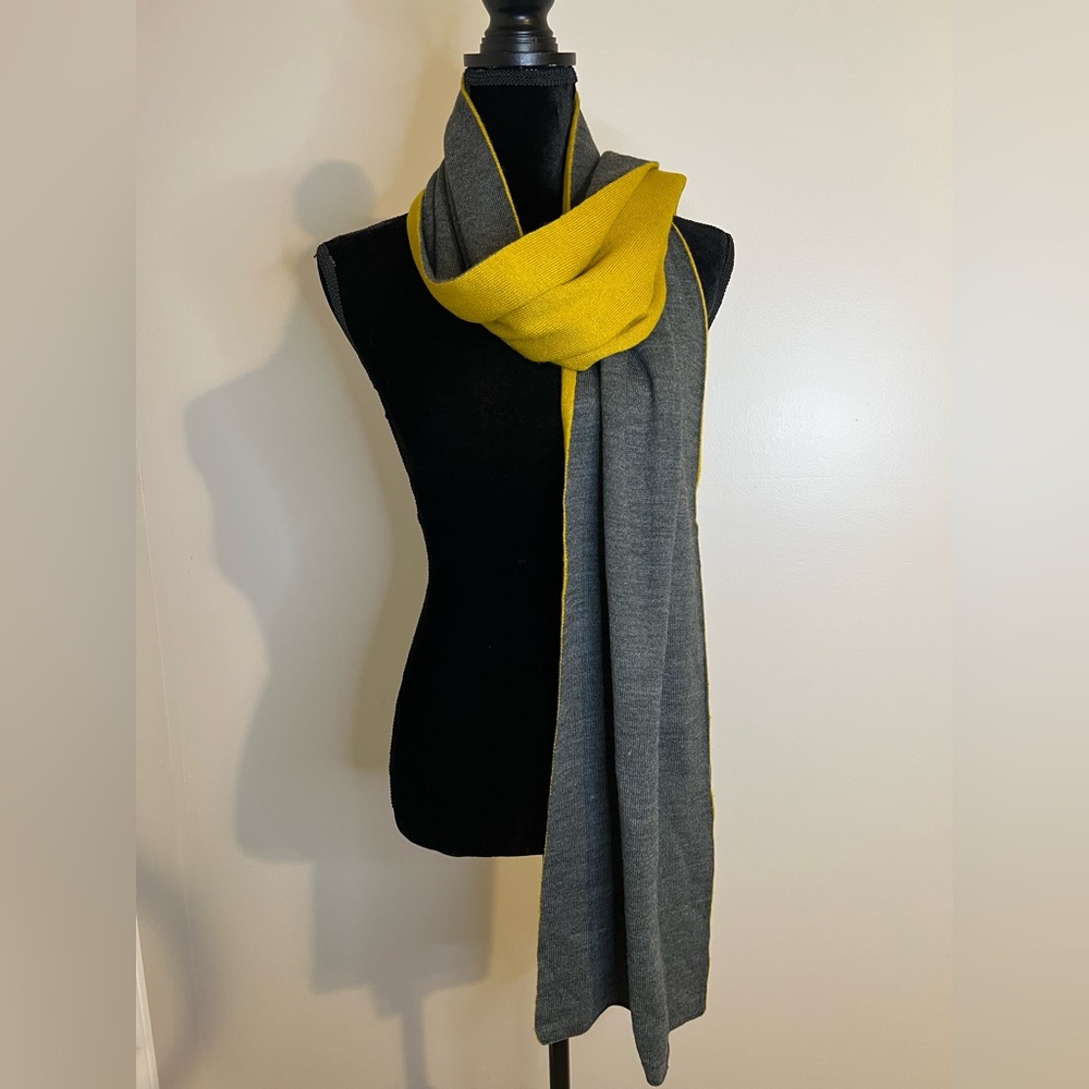 Spyder Gray and Gold Women's Scarf